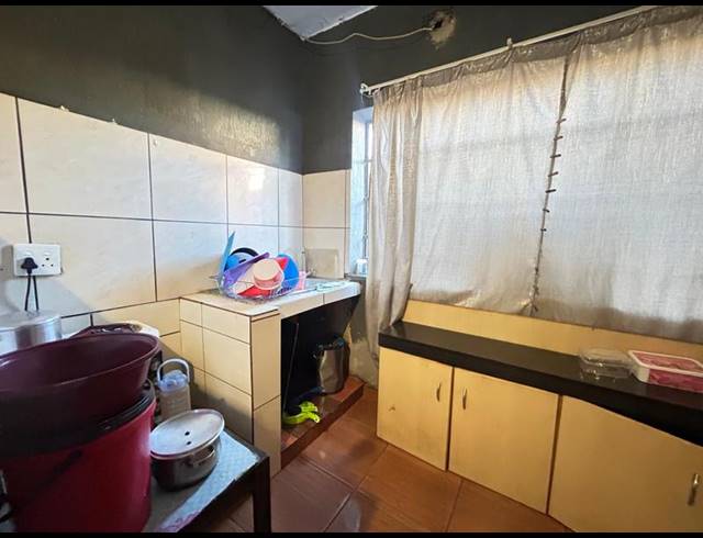 8 BEDROOM HOUSE FOR SALE IN LA ROCHELLE